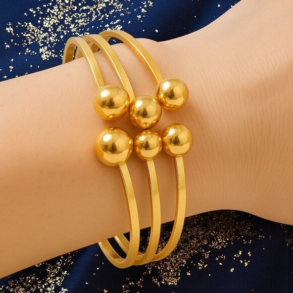 Modern Chic Ball‎ Cluster 18K Gold Plated Stainless Steel Bangle Bracelet - Picture 4 of 13